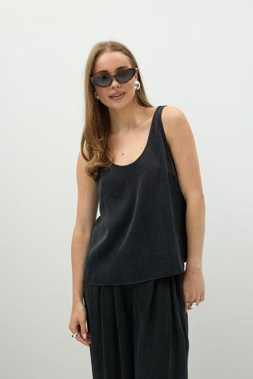 Top Belisa Black Petite