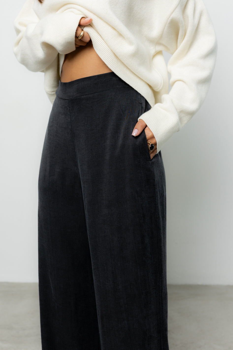 Spodnie Mona Black Petite