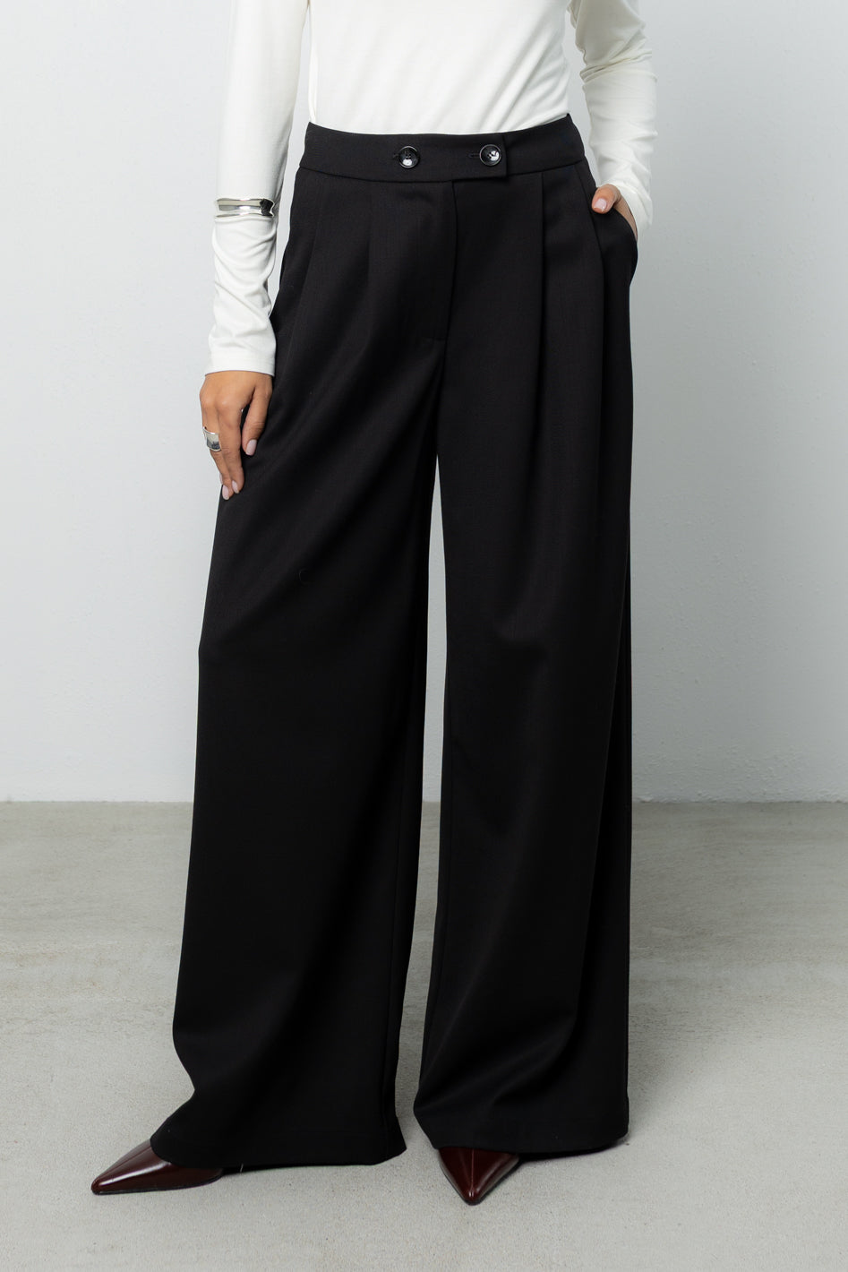 Spodnie Grego Black Wool Petite