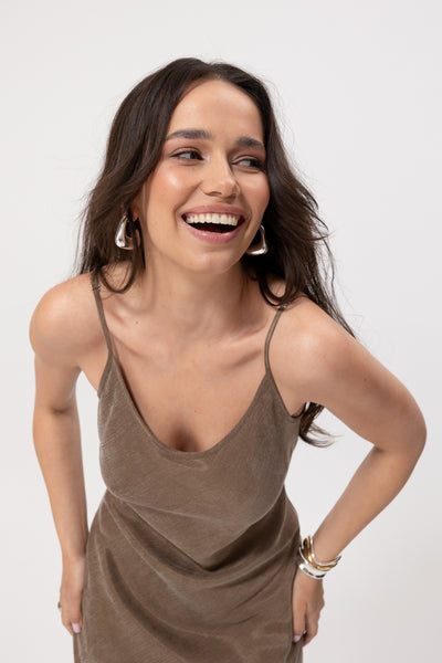 Sukienka Larisa Coffee Petite