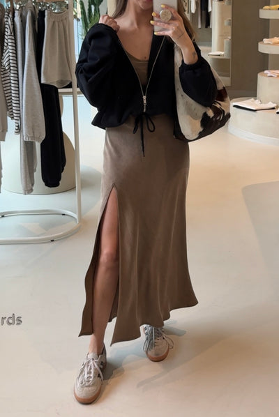 Sukienka Larisa Coffee Petite