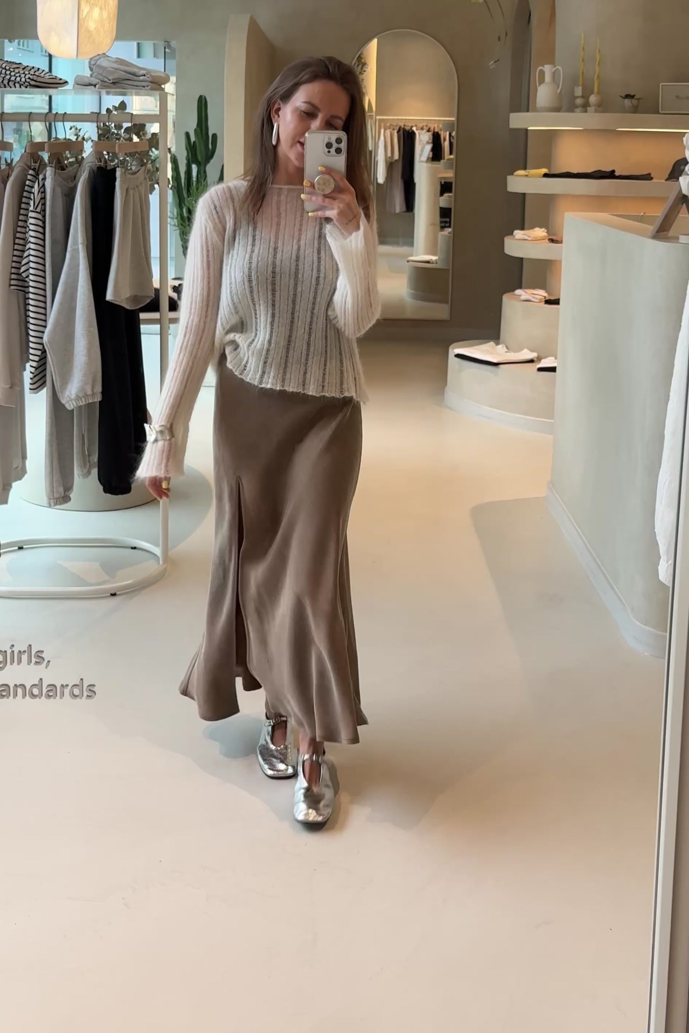 Sukienka Larisa Coffee Petite