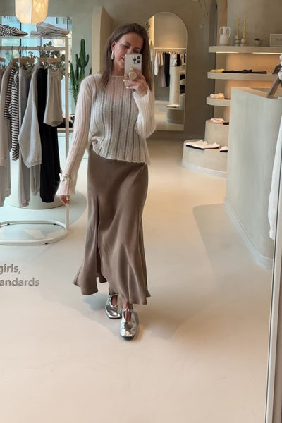 Sukienka Larisa Coffee Petite